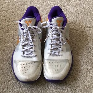 Nike Kobe Bryant V Basketball shoes